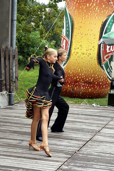 dsc09665.jpg - Niedziela na Wsi w Chudku - 17 sierpnia 2008 r. Tańce latynoamerykańskie w wykonaniu członków Klubu Tańca Towarzyskiego "FAN" z Ostrołęki